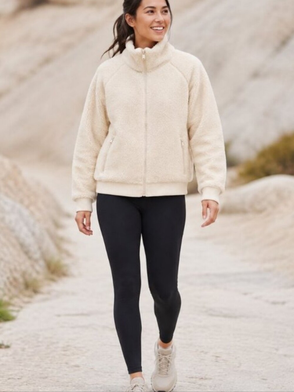 Athleta Tugga Sherpa Jacket Size Small.